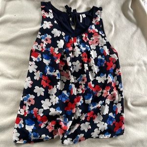 Navy floral ELLE tank. Size XXL. Excellent condition.